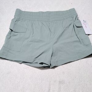 NWT Yogalicious Green Milieu Trail Path Commuter Outdoor Short Womens Size XL